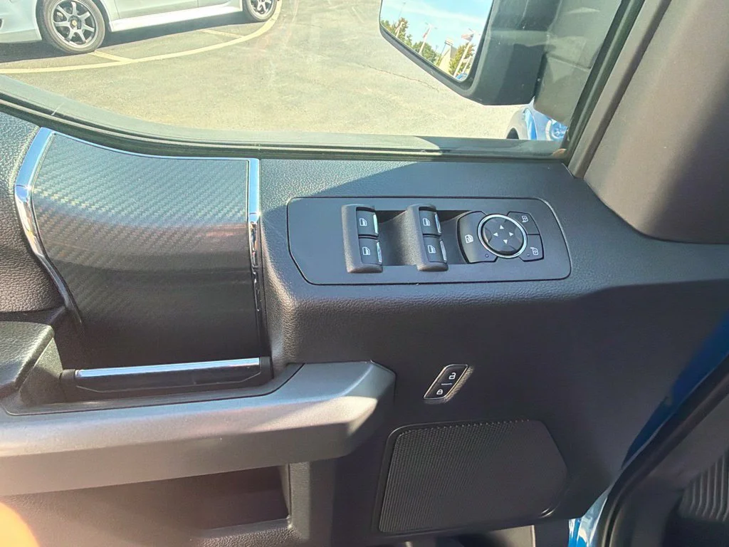 Used 2018 Lightning Blue Ford XLT image 27