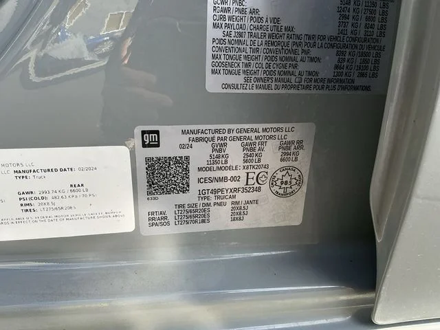 Used 2024 Gray GMC AT4 image 22