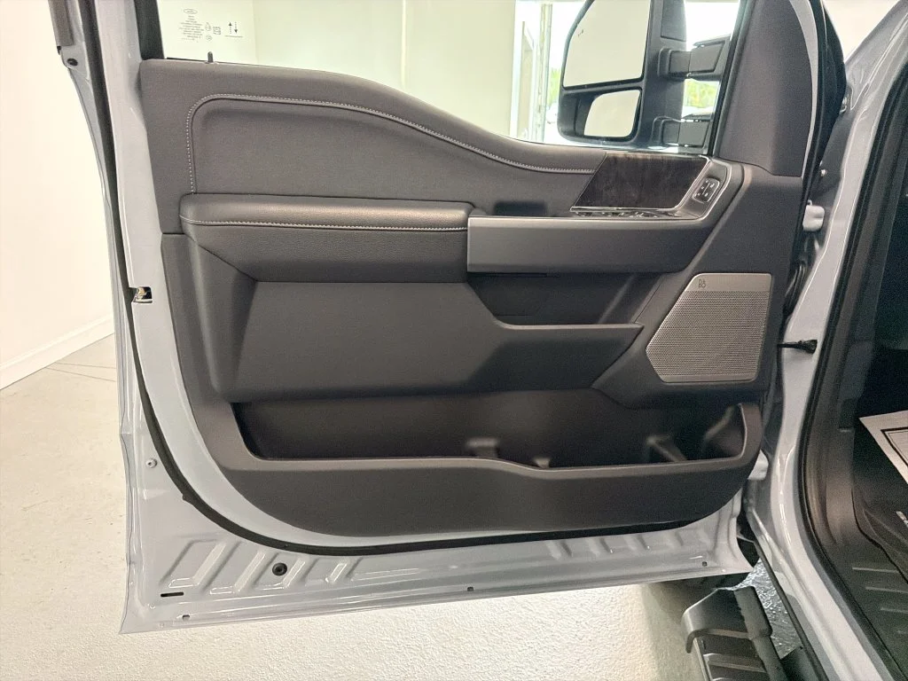 New 2027 Gray Ford Lariat image 13