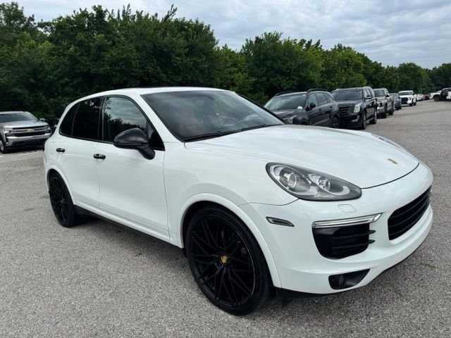 2017 Porsche Cayenne Platinum Edition's photo