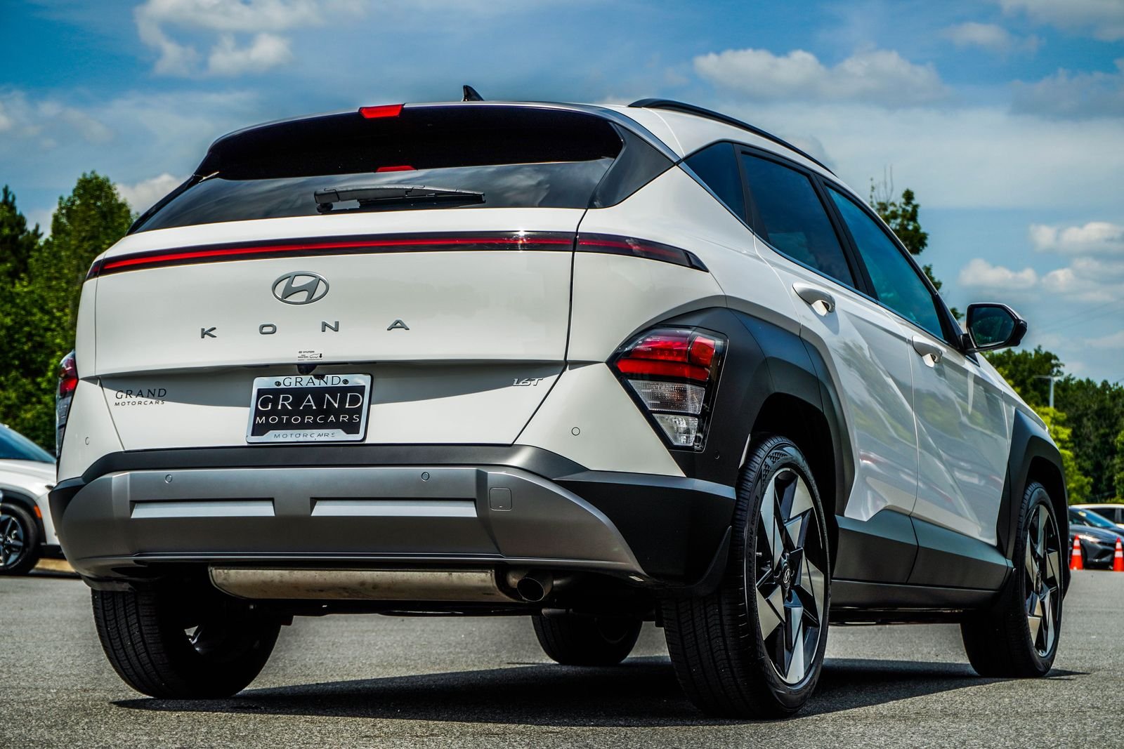 Used 2026 White Hyundai Limited image 13