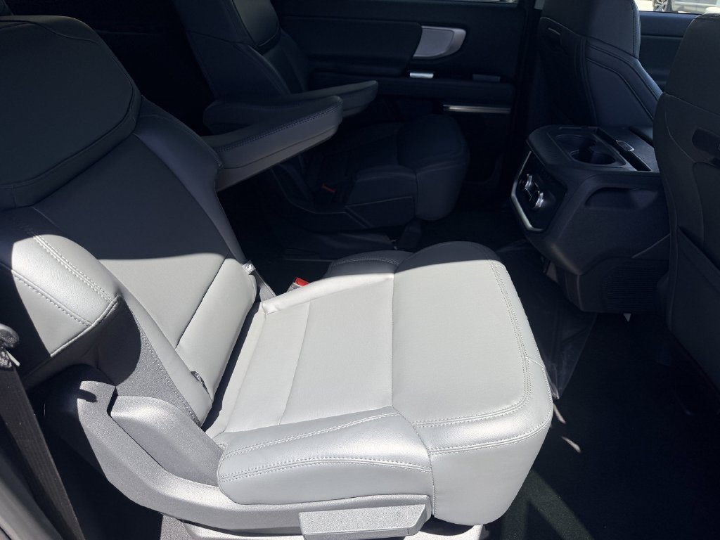 New 2026 Agate Black Metallic Ford MAX Active image 13