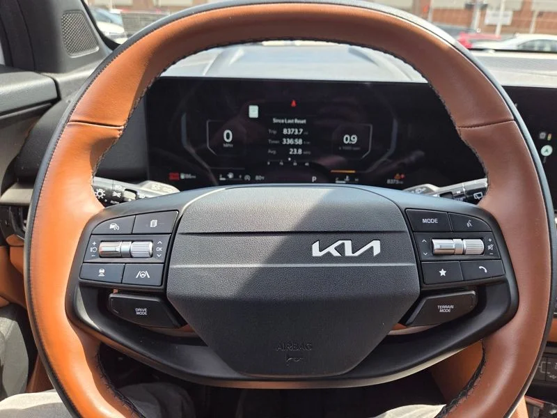 Used 2026 White Kia X-Line image 11