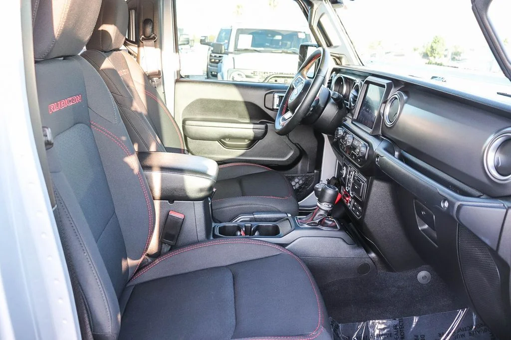 Used 2022 Silver Jeep Rubicon image 20