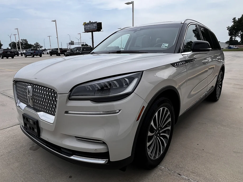 Used 2023 Ceramic Pearl Lincoln Reserve image 7