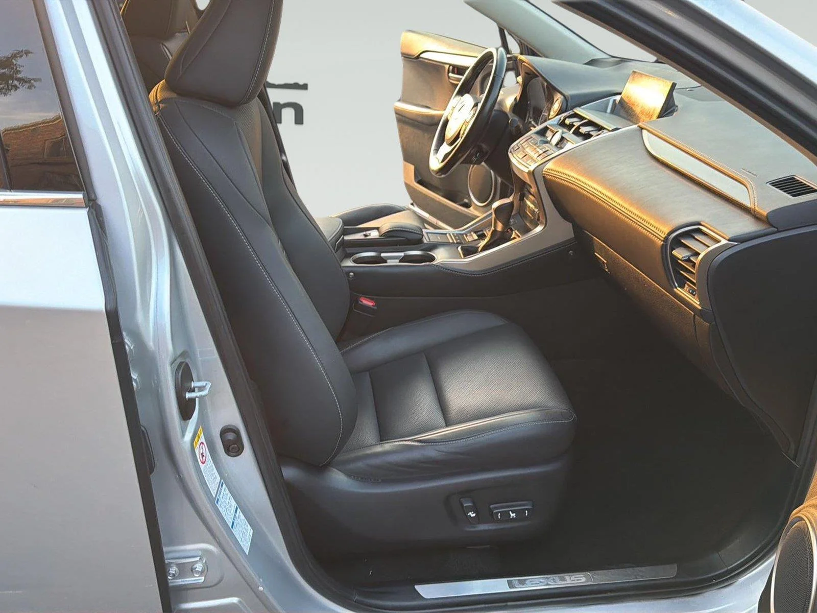 Used 2015 Silver Lining Metallic LEXUS  image 23