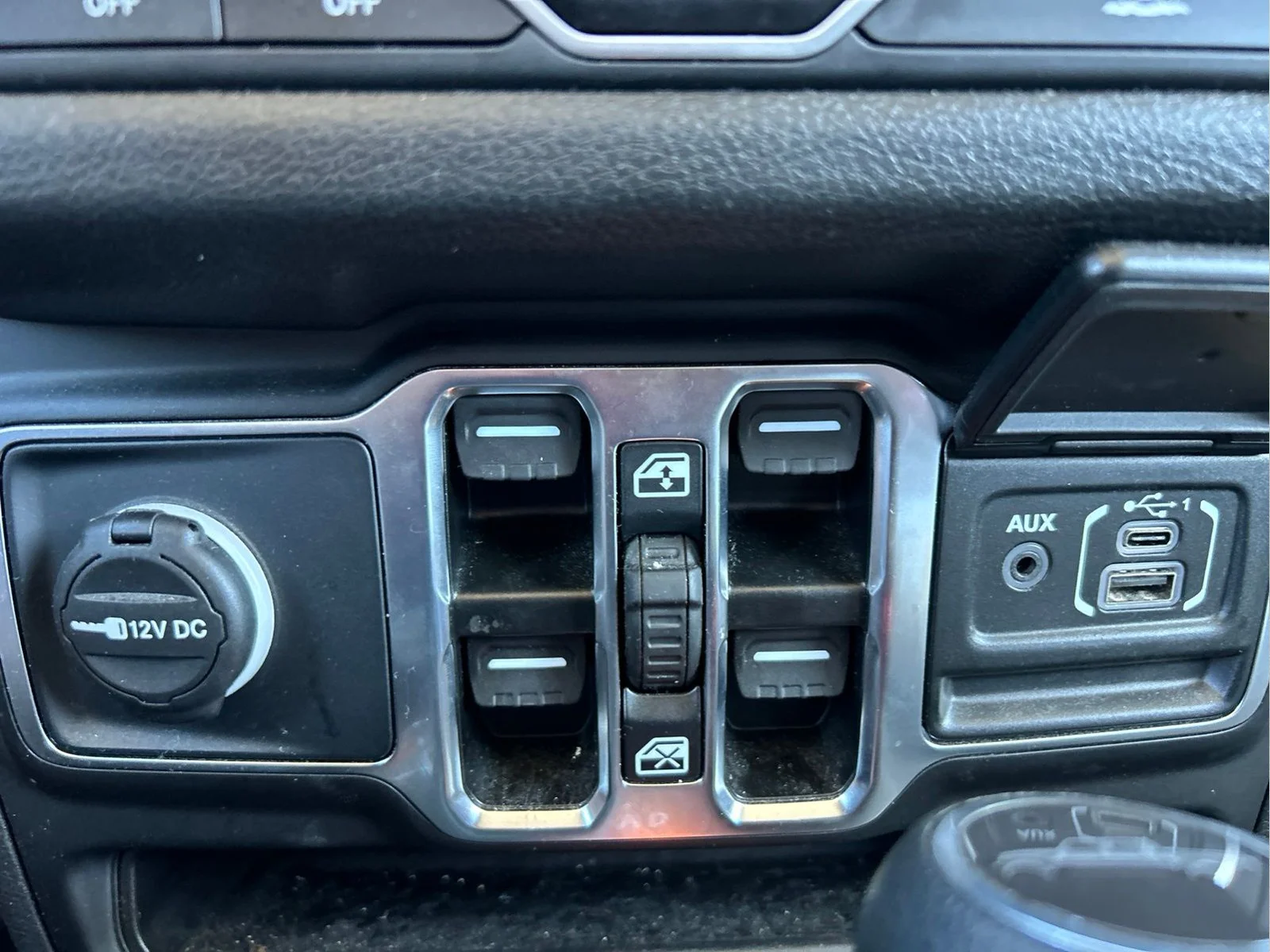 Used 2025 41 Jeep Nighthawk image 30