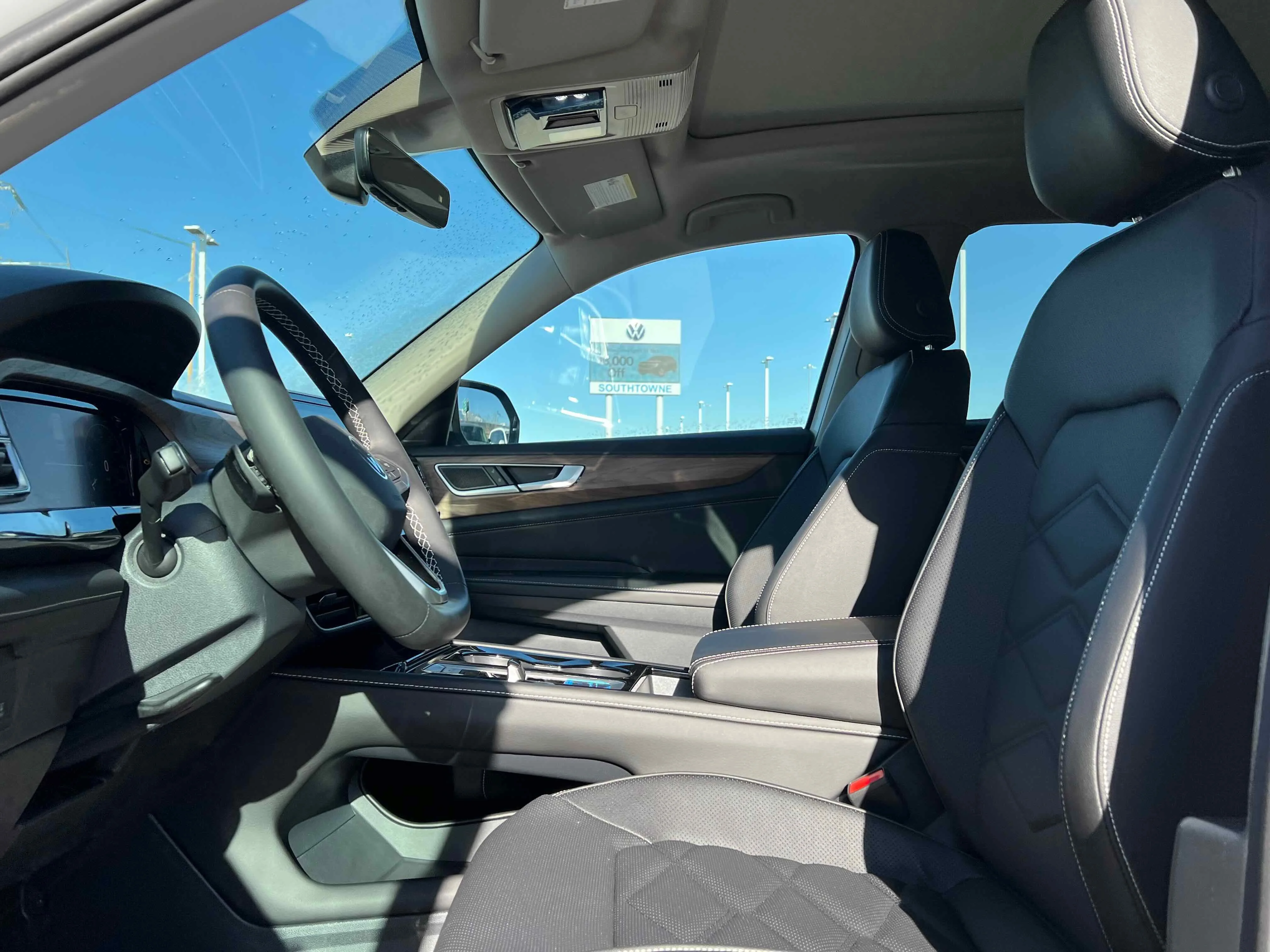 New 2026 Opal White Volkswagen 2.0T SE w/Technology image 4