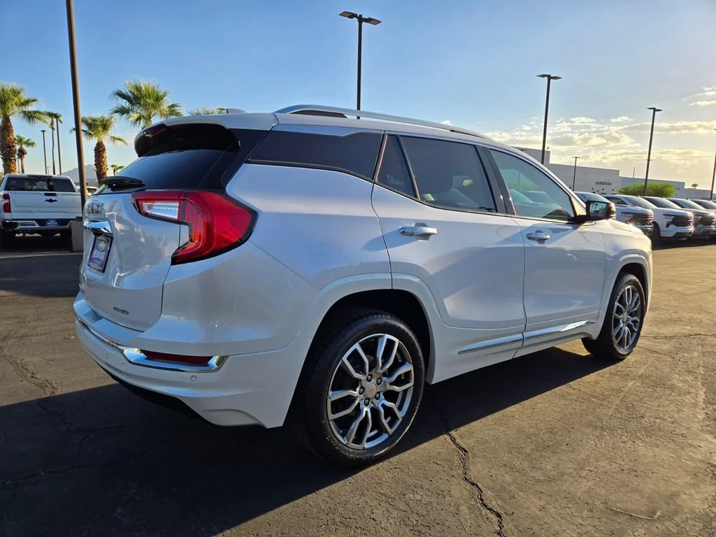 Used 2023 WHITE FROST TRICOAT GMC Denali image 6