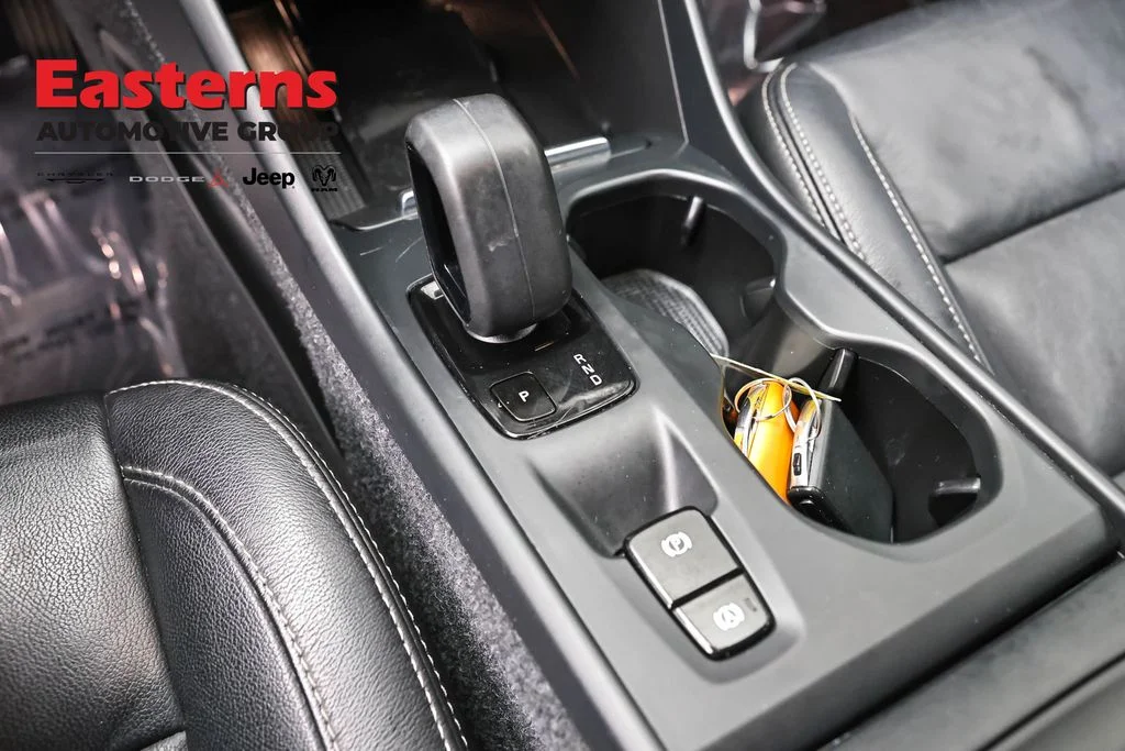 Used 2022 Brown Volvo Momentum image 14