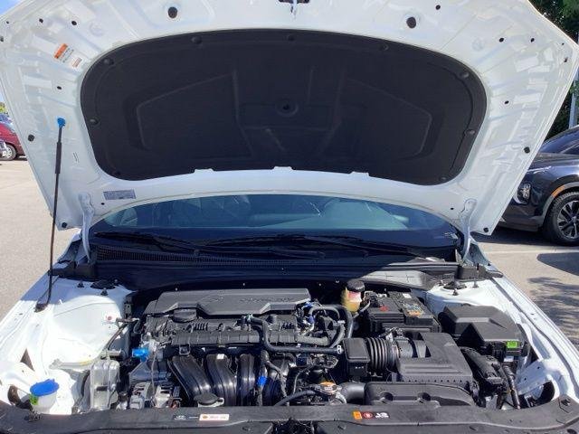 New 2026 White Hyundai SEL Sport image 10