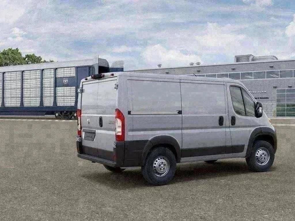 New 2026 Bright Silver Metallic Clear-Coat Exterior Paint RAM Low Roof image 88