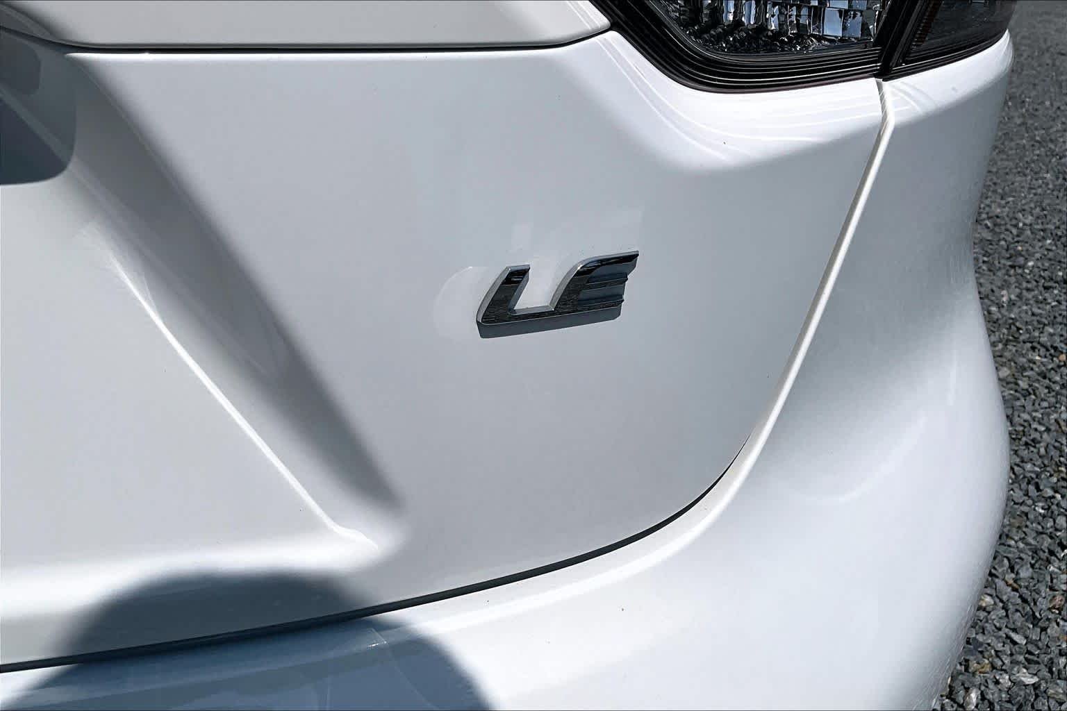 Used 2023 Ice Cap Toyota LE image 10