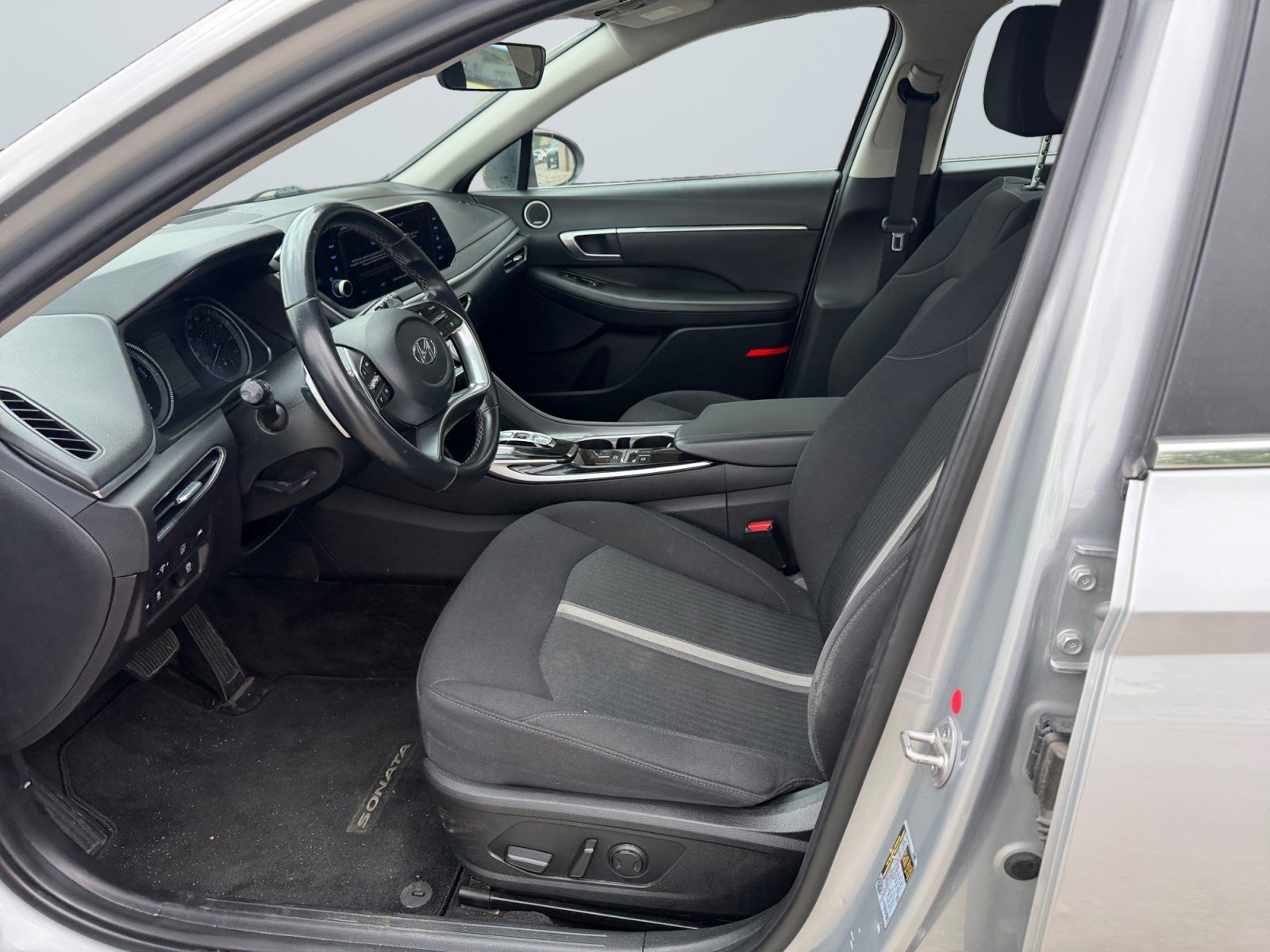 Used 2023 Curated Silver Hyundai SEL image 9