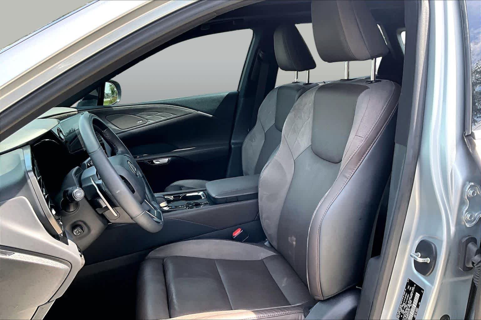Used 2023 Iridium Lexus Luxury image 8