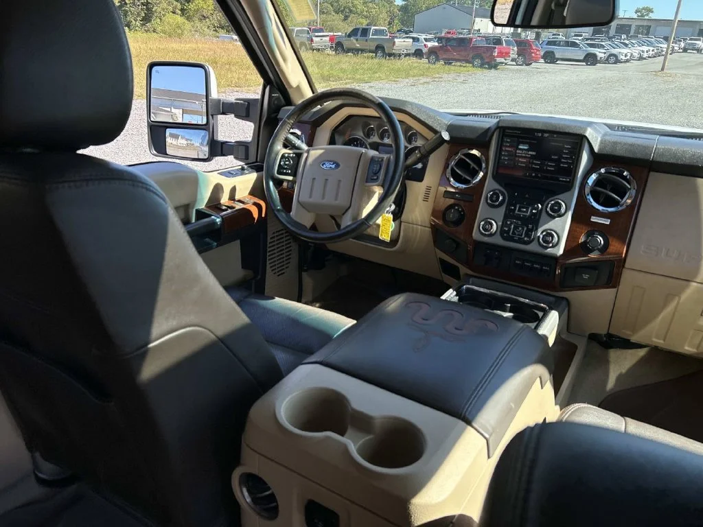 Used 2016 White Ford King Ranch image 25