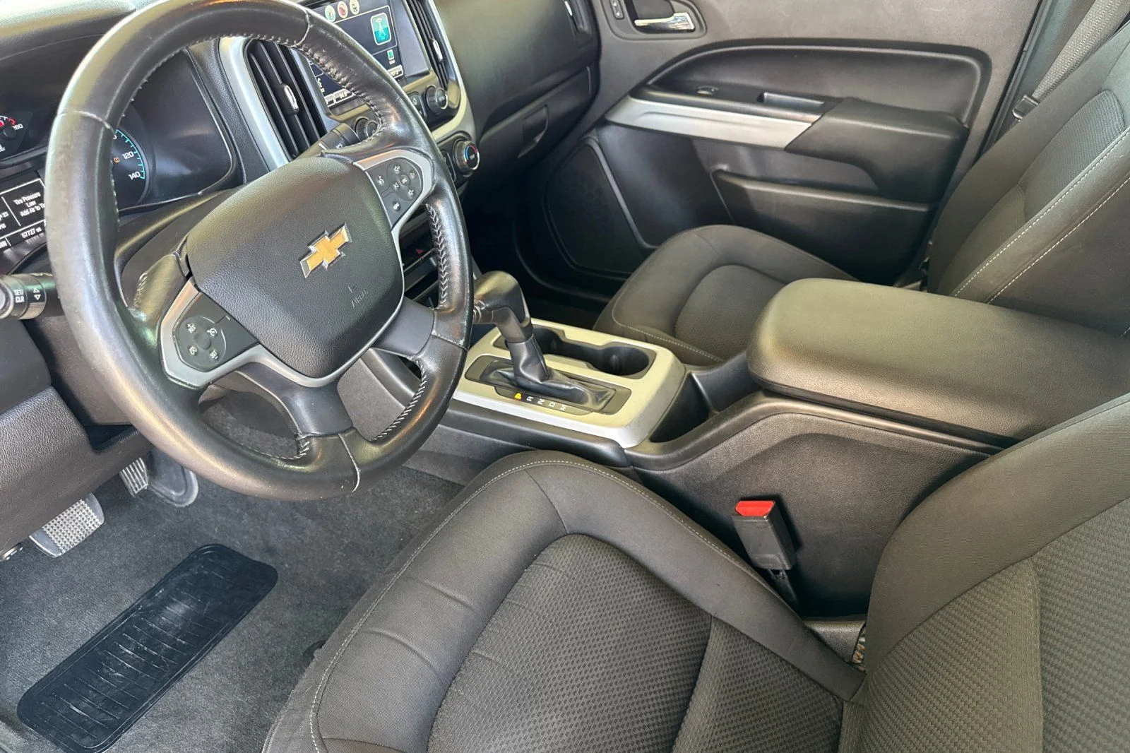 Used 2015 Red Chevrolet LT image 12