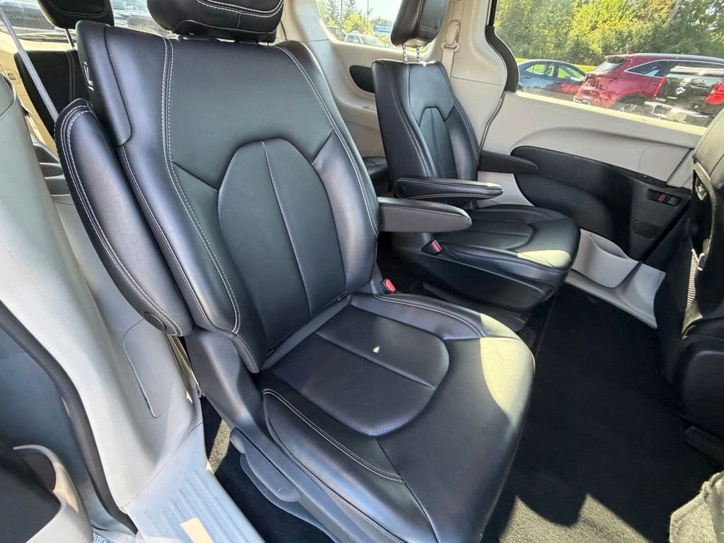 Used 2023 Silver Chrysler Touring L image 41