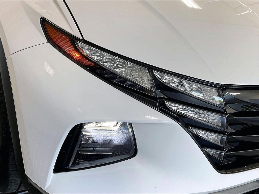 Used 2023 White Hyundai SE image 32