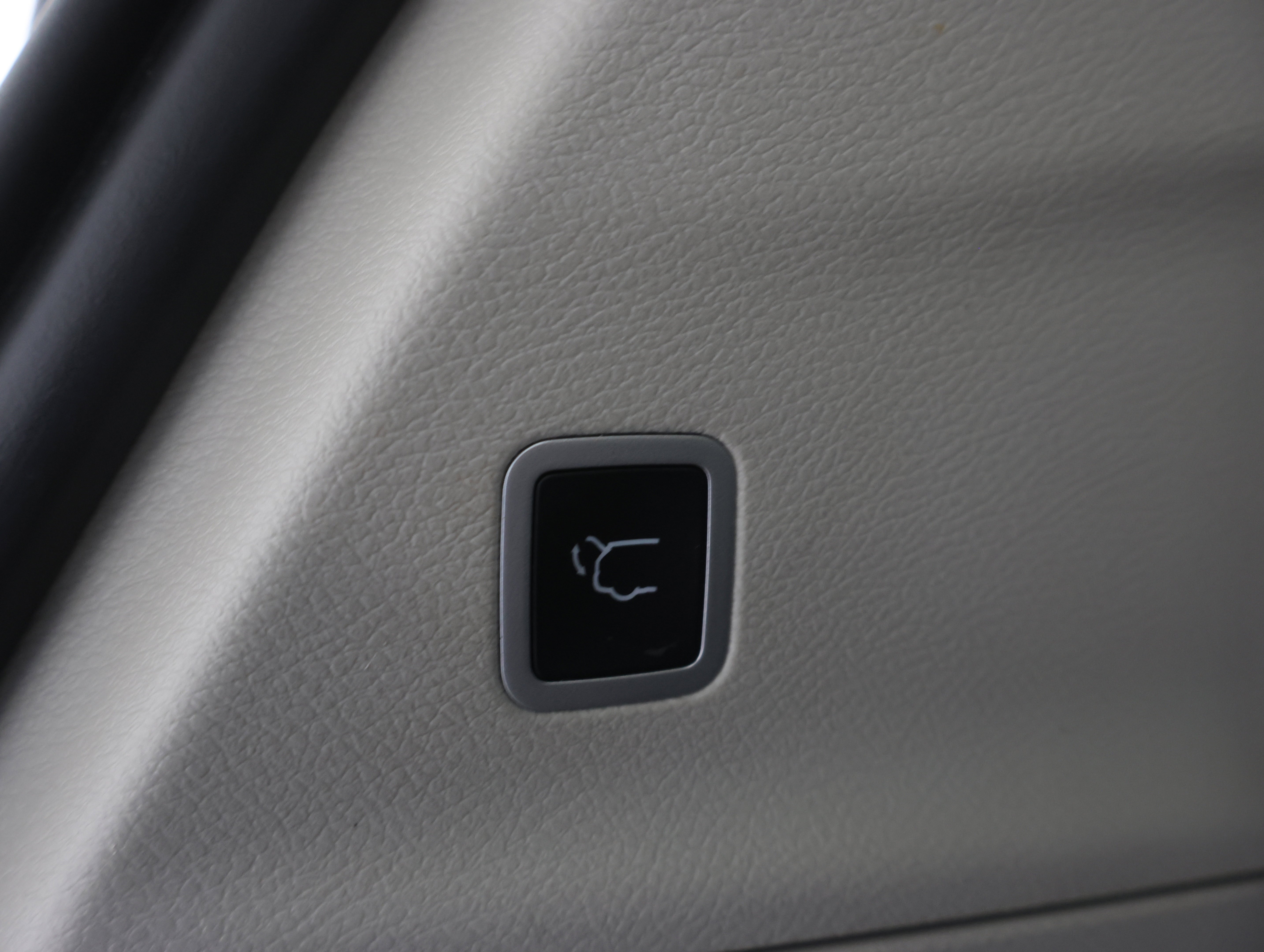 Used 2024 Bright White Clearcoat Chrysler Touring L: TOURING L-STOW N GO-QUADS-THIRD-ADAPTIVE CRUISE-1 OWNER image 30
