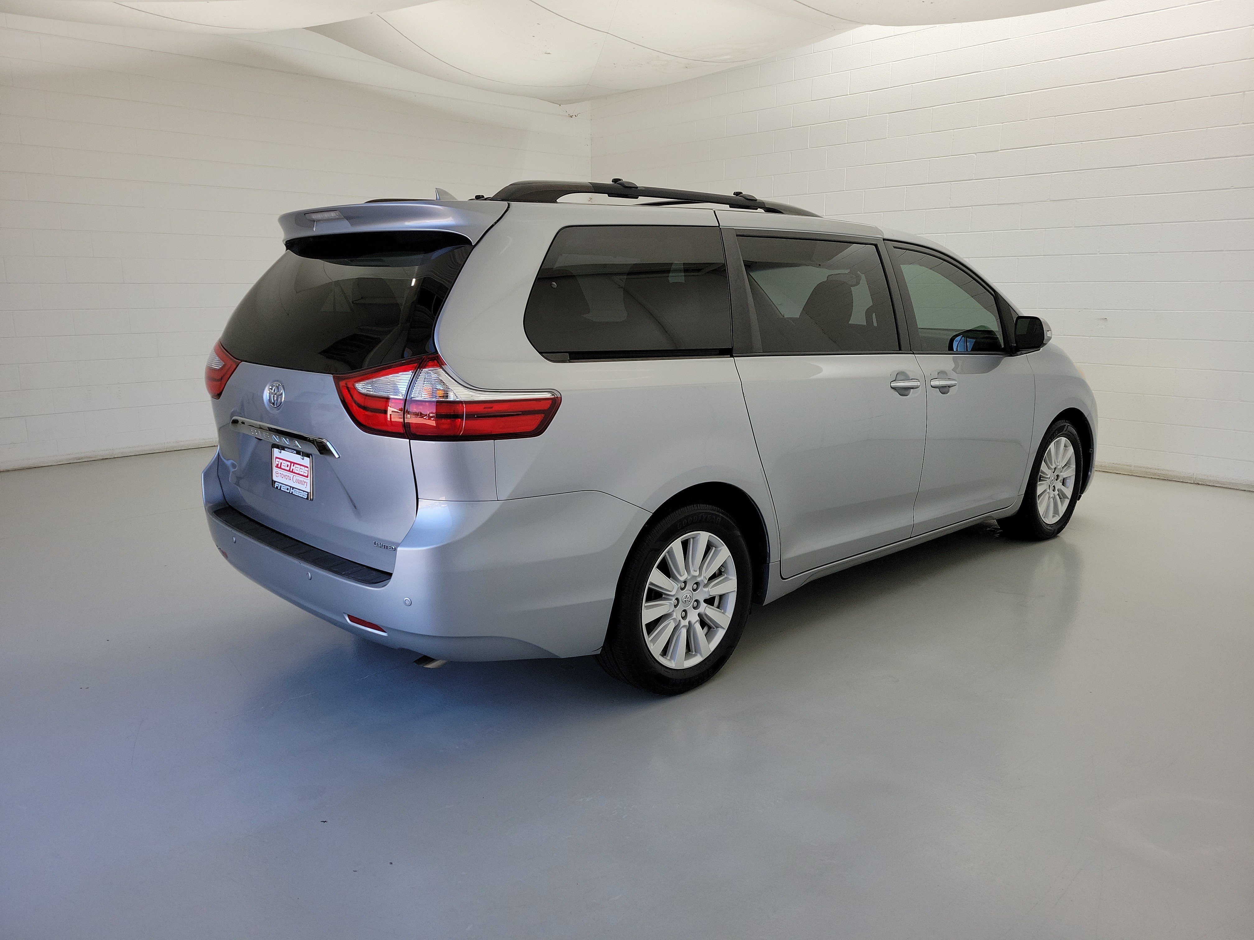 Used 2017 Silver Sky Metallic Toyota Limited Premium image 5
