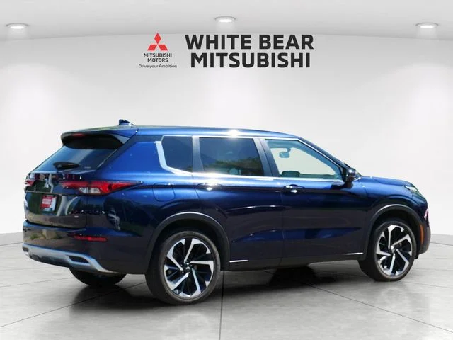 Used 2024 Blue Mitsubishi SE image 5