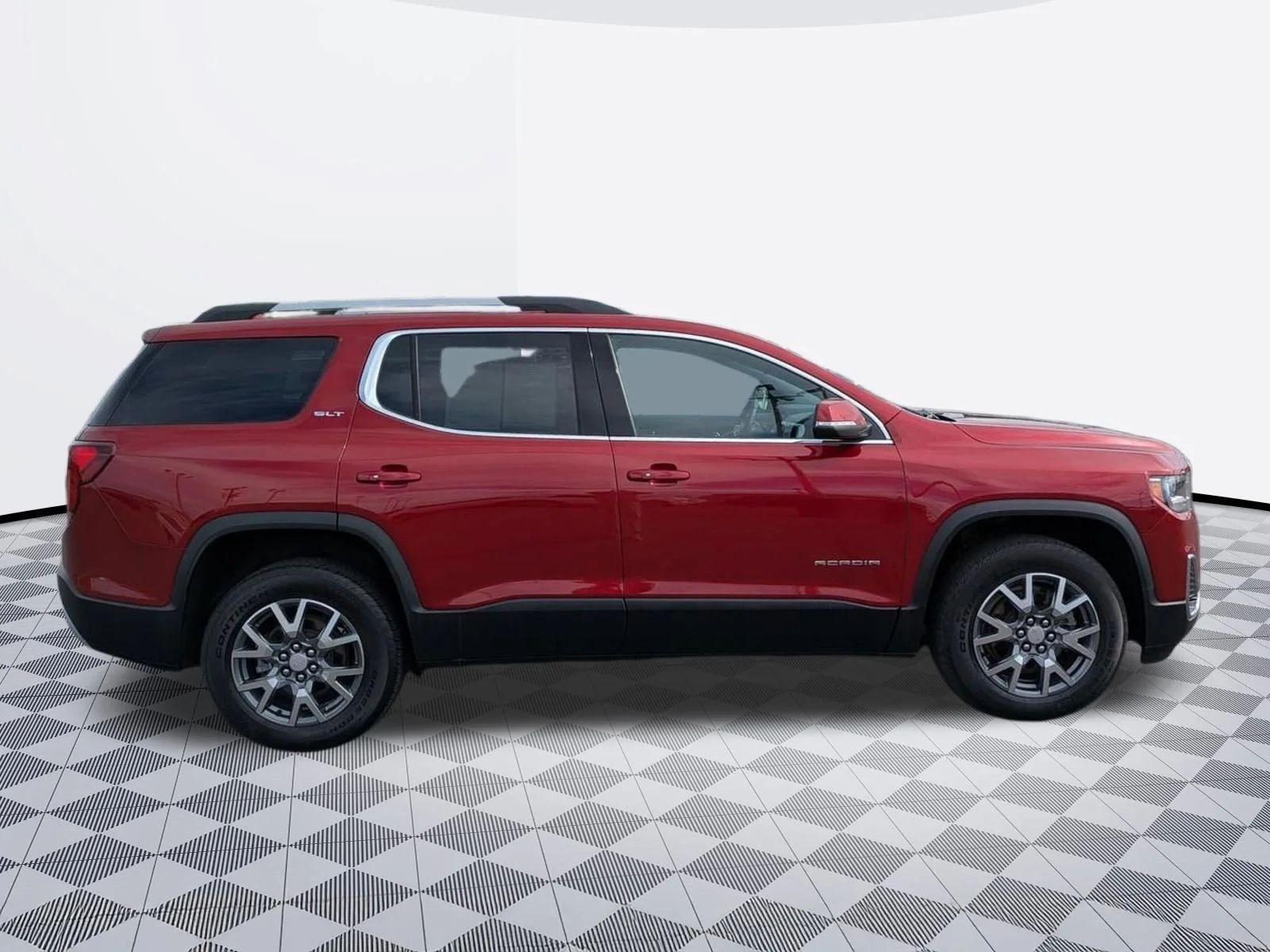 Used 2023 Volcanic Red Tintcoat GMC SLT image 4