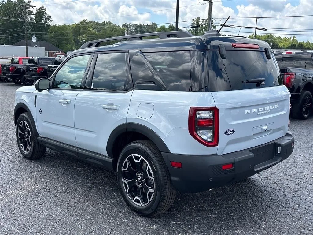 New 2026 Space White Metallic Ford Outer Banks® image 5
