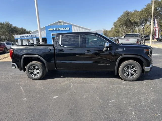 New 2026 Onyx Black GMC SLE image 3