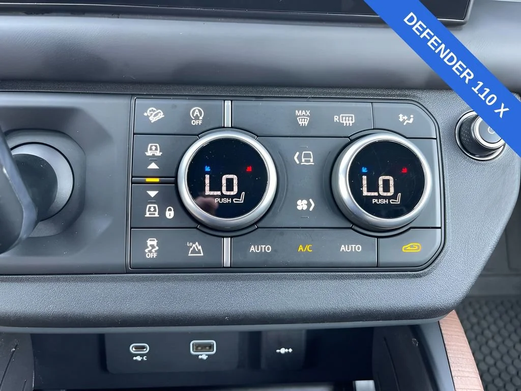 Used 2024  Land Rover X image 23