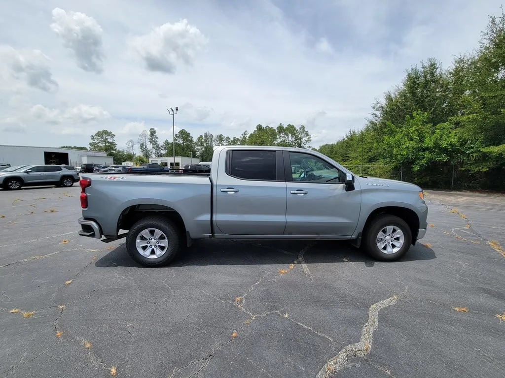 Used 2026 Sterling Gray Metallic Chevrolet LT image 6