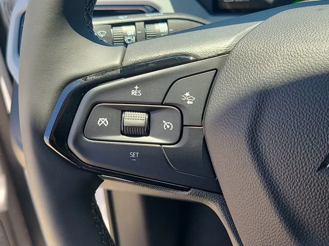 New 2027 Summit White Chevrolet LT image 10