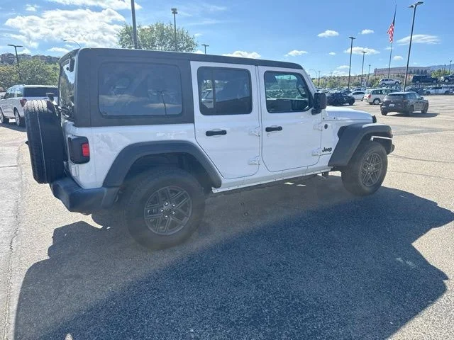 Used 2024 White Jeep Sport S image 4