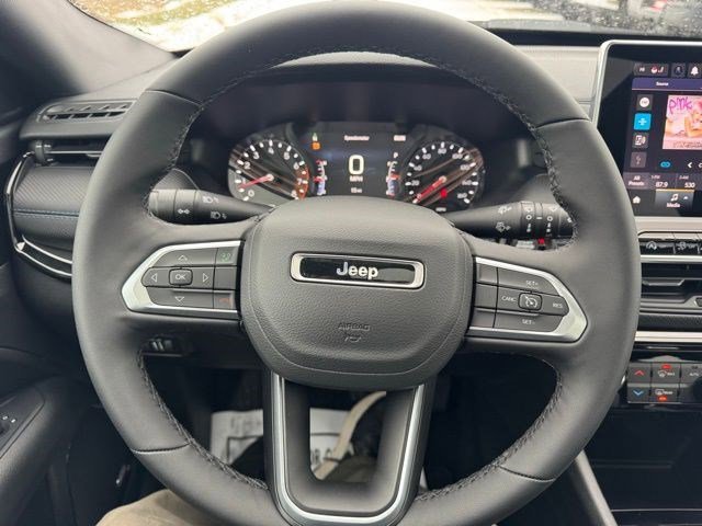 New 2026 Red Hot Pearlcoat Jeep Latitude Altitude image 16