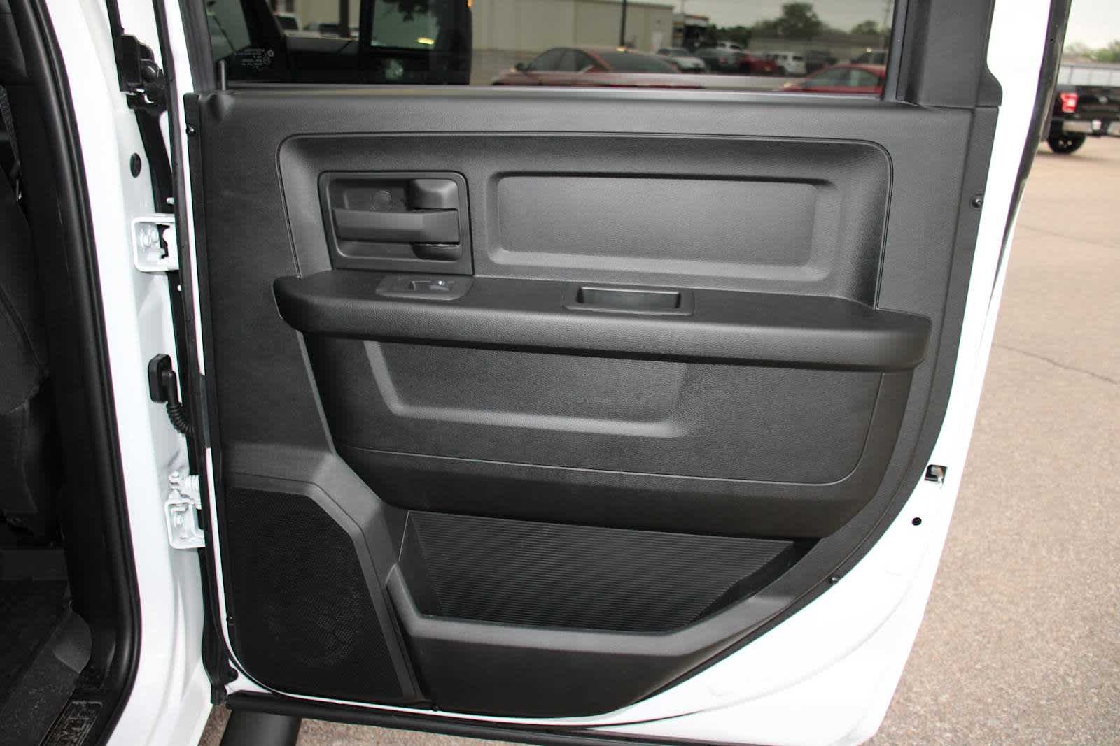 2025 RAM 3500 Tradesman - Photo 42