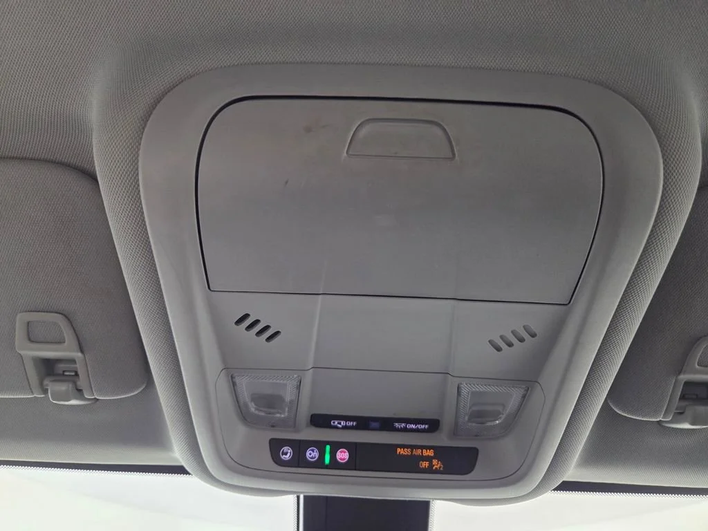 Used 2022 Summit White GMC SLE image 18