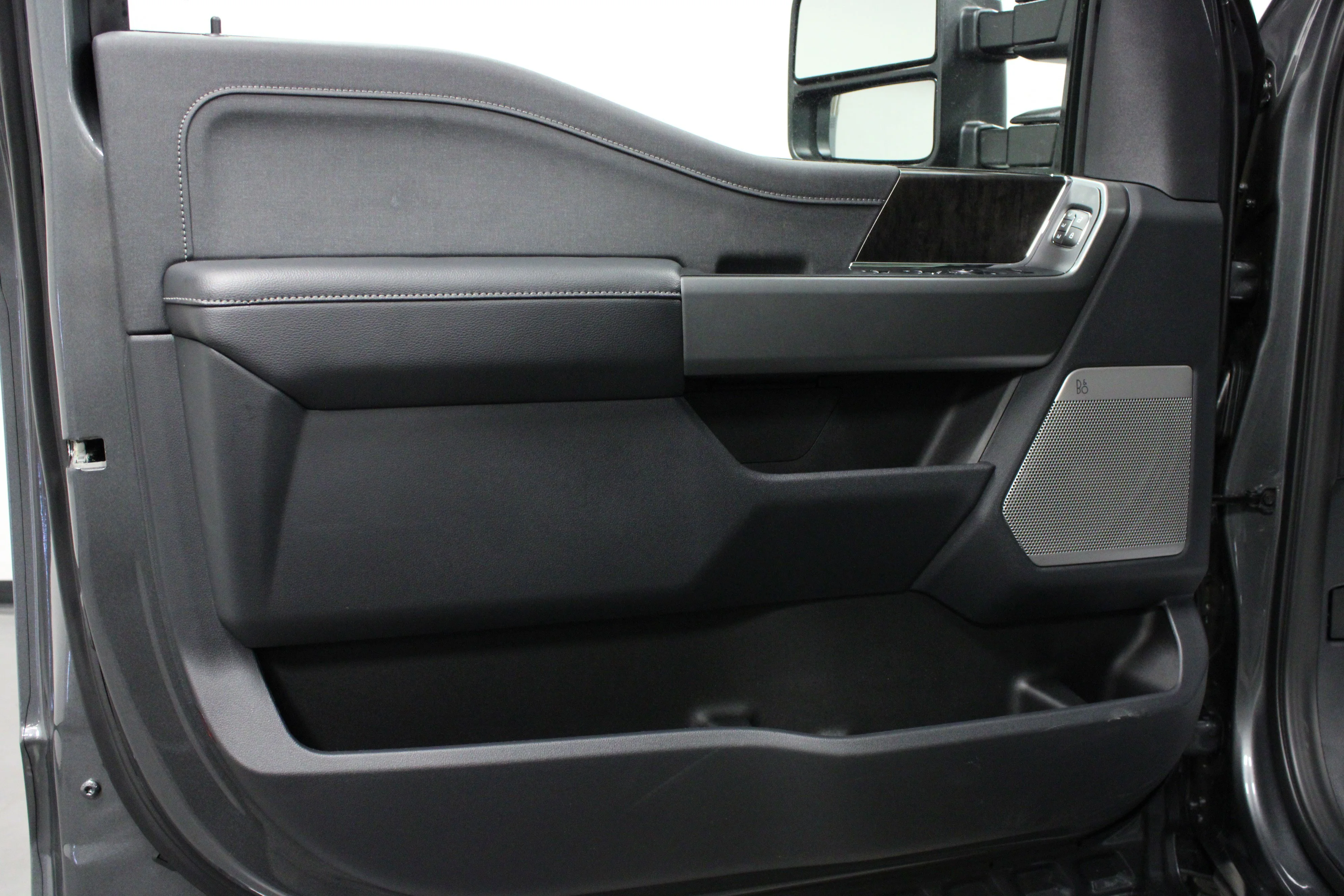 New 2026 Carbonized Gray Metallic Ford F-250® Lariat® image 11