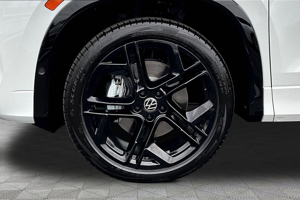 New 2026 White Volkswagen 2.0T SE R-Line Black image 33