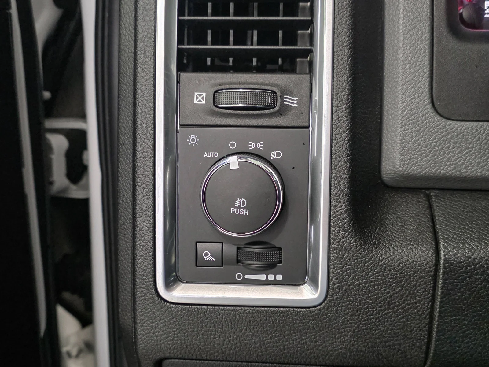 Used 2018 White Ram Big Horn image 27