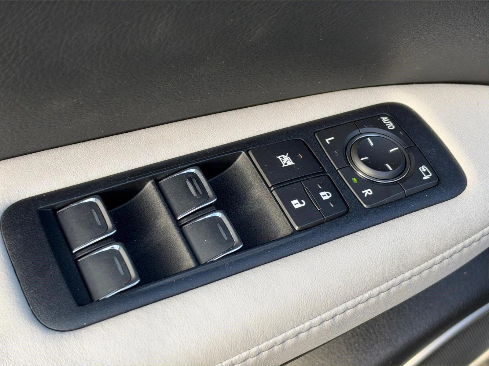Used 2017 Silver Lining Metallic Lexus RX 350 image 21