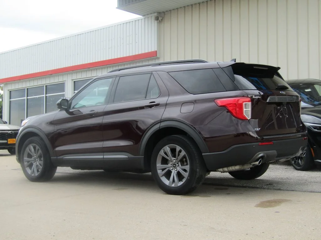 Used 2023 Red Ford XLT image 10