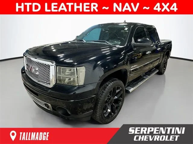 2013 GMC Sierra 4WD Crew Cab Short Box's photo