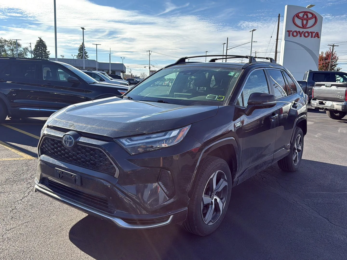 Used 2022 Midnight Black Metallic Toyota SE image 7
