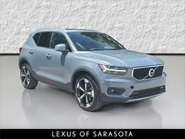 2020 Volvo XC40 Momentum