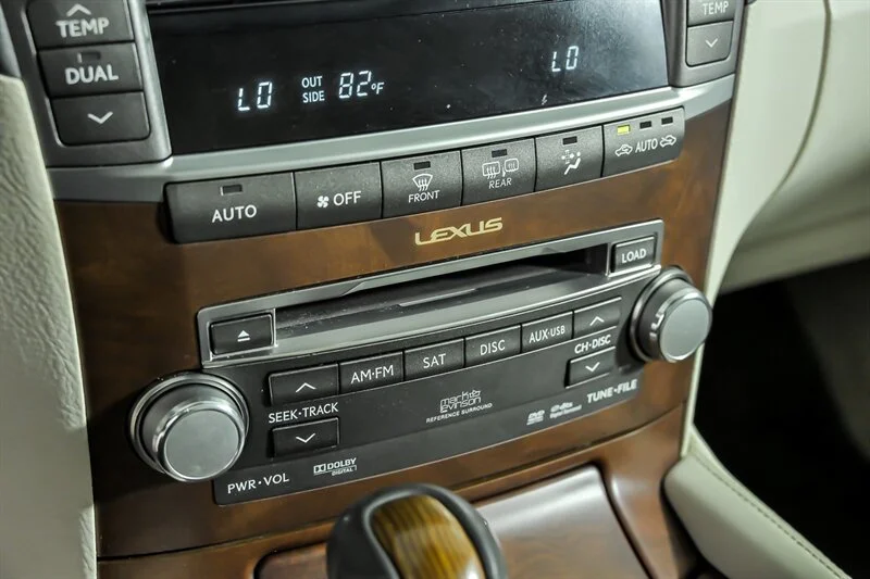 Used 2012 Obsidian Lexus  image 27