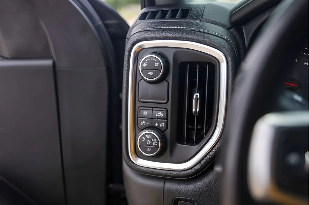 Used 2019 Brown Chevrolet LTZ image 18