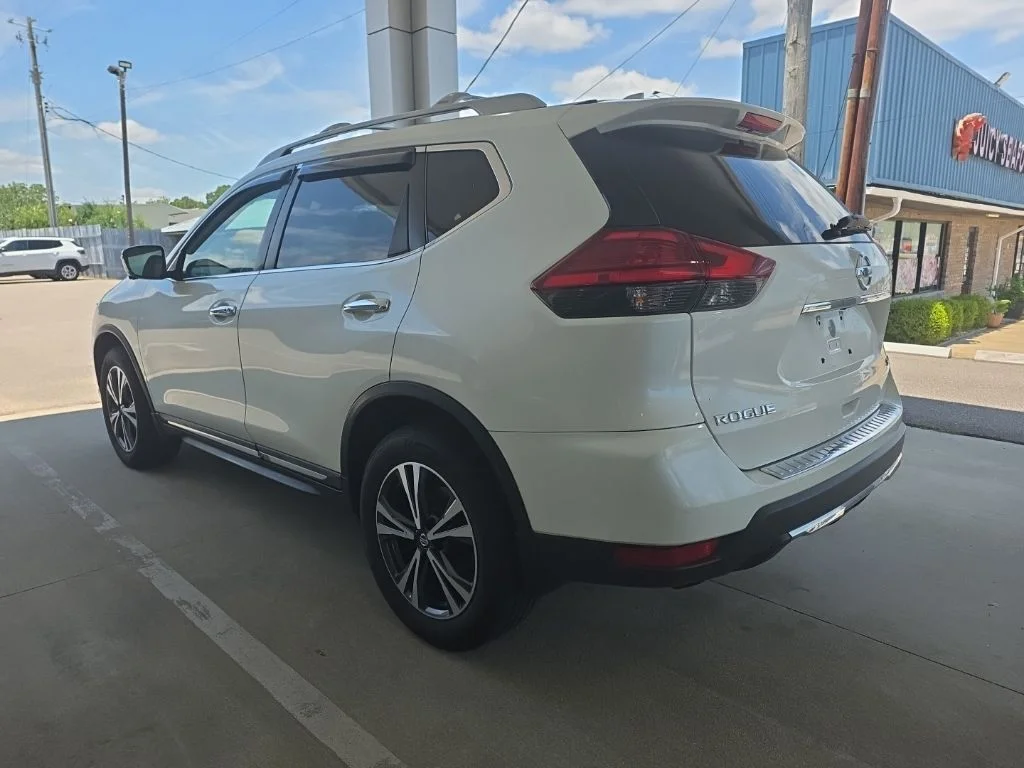 Used 2017 White Nissan SL image 3