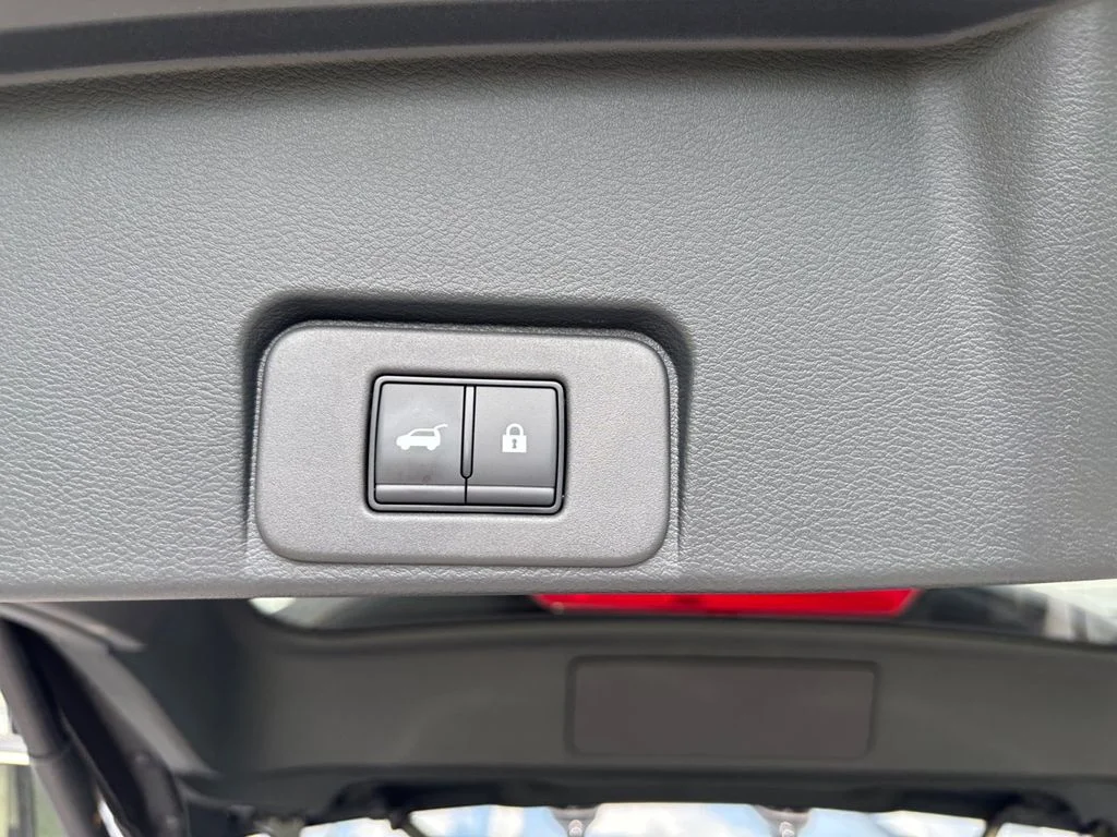 Used 2019 Silver Lexus 350 image 31