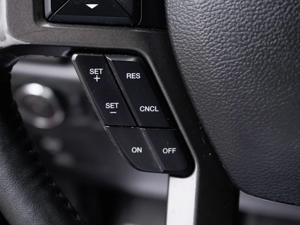 Used 2019 Agate Black Metallic Ford XLT image 14