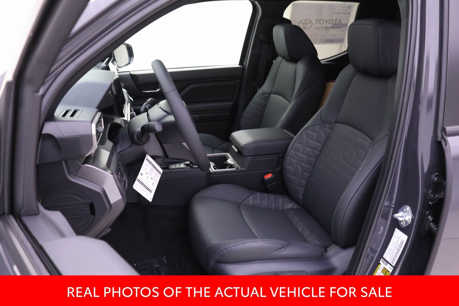 2025 Toyota Tacoma TRD Off Road - Photo 4